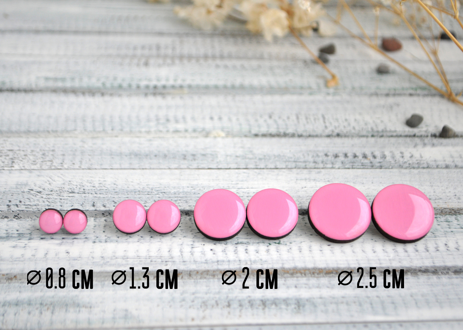 Розовый цвет серьги-гвоздики разных размеров ручной работы купить