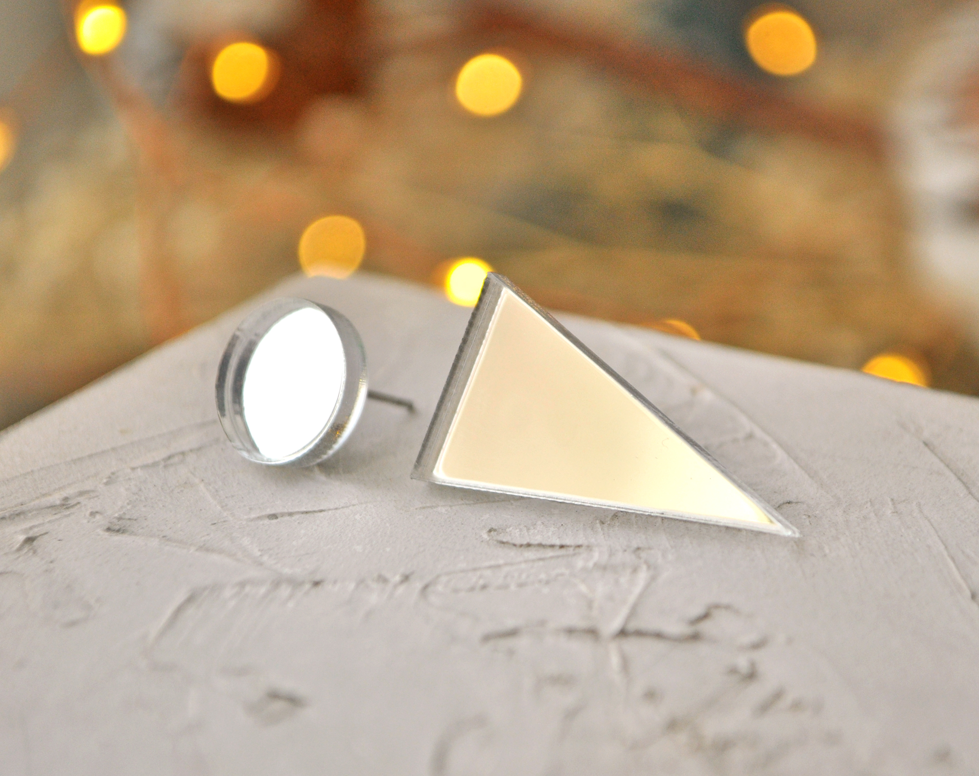 Асимметричные: круг и треугольник серьги-гвоздики зеркальные ручной работы купить