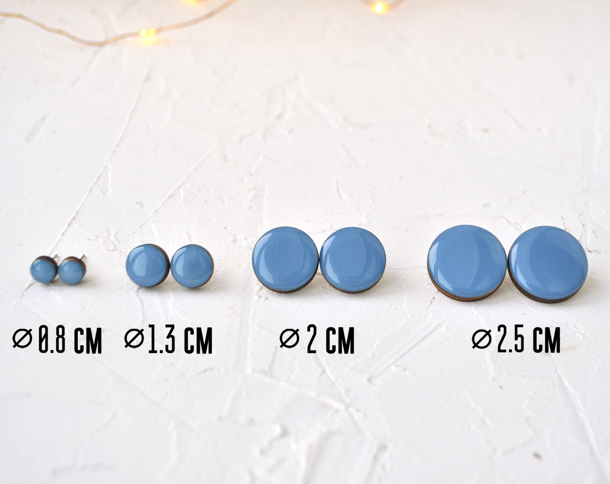 Синий - круги серьги-гвоздики разных размеров ручной работы купить