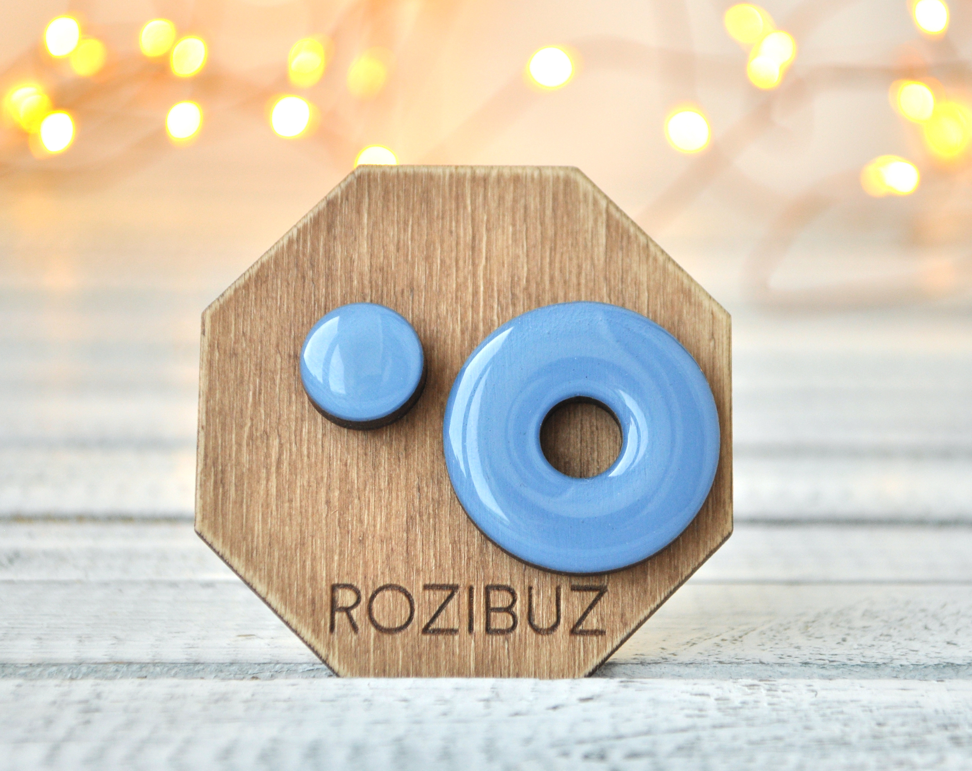 Синий - асимметрия с диском серьги-гвоздики деревянные ручной работы купить