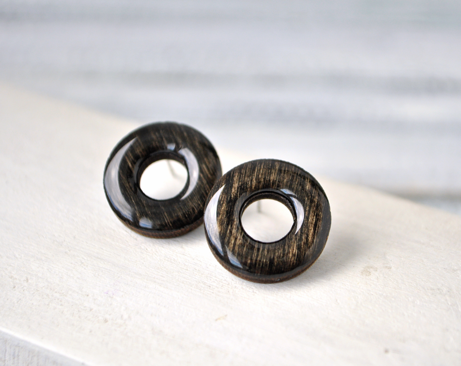 Black wood - малые бублики серьги-гвоздики деревянные ручной работы купить